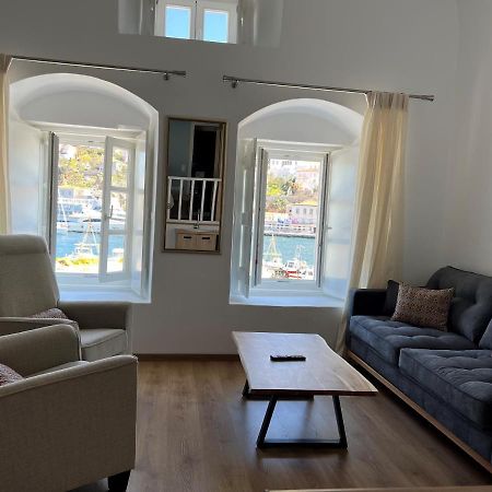 Douskos Port House Hotel Hydra  Luaran gambar
