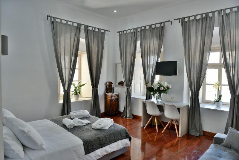 Douskos Port House Hotel Hydra  Luaran gambar