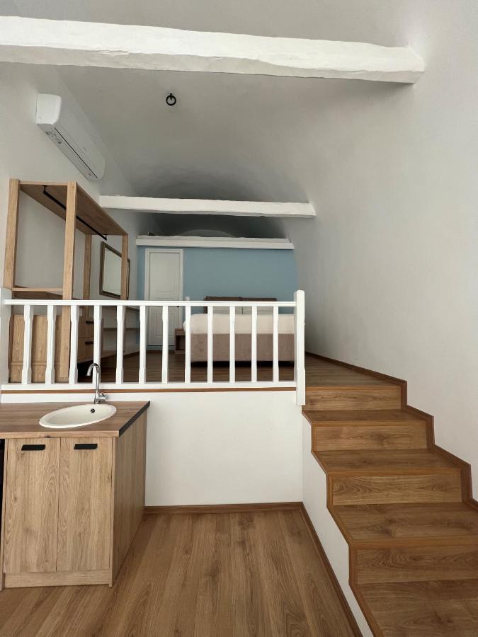 Douskos Port House Hotel Hydra  Luaran gambar